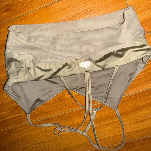 ALO SPORTS BRA SIZE M - Picture 2 of 2